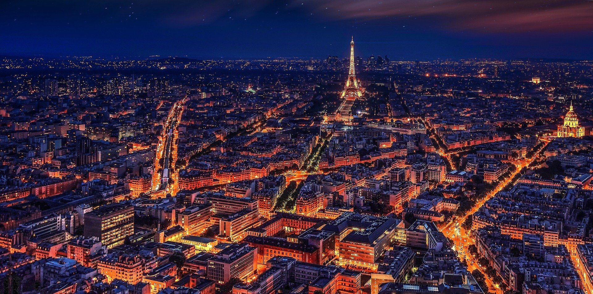 https://pixabay.com/fr/photos/paris-la-france-tour-eiffel-nuit-1836415/